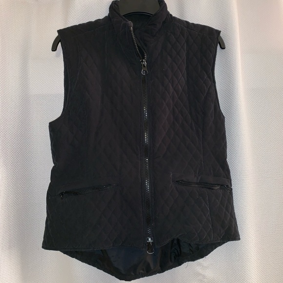 Jackets & Blazers - 🖤 Black Quilted Vest with Zipper